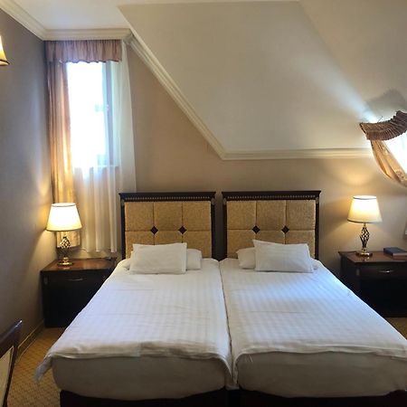 Villa Hotel Дебрецен Экстерьер фото