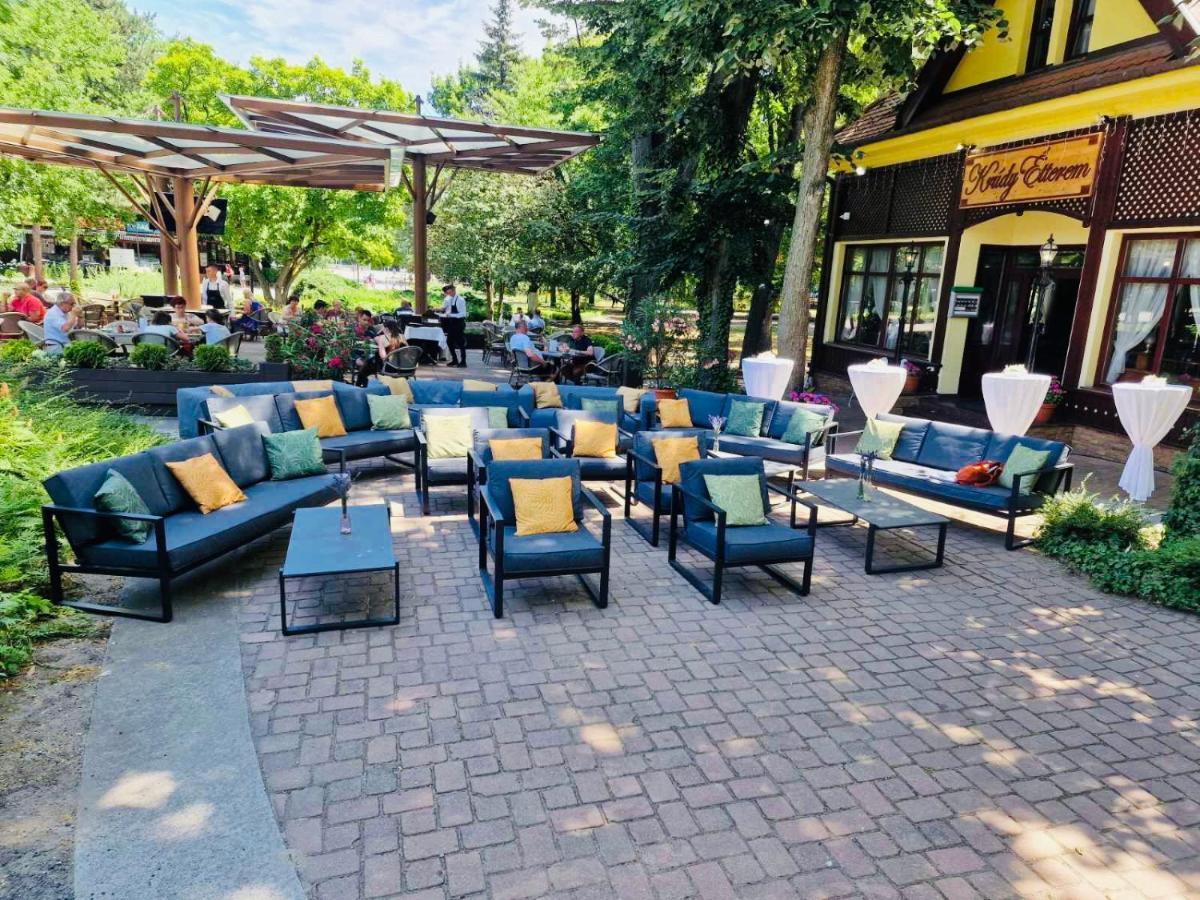 Villa Hotel Дебрецен Экстерьер фото