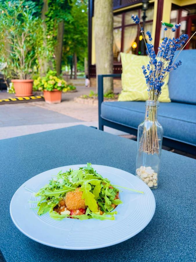 Villa Hotel Дебрецен Экстерьер фото