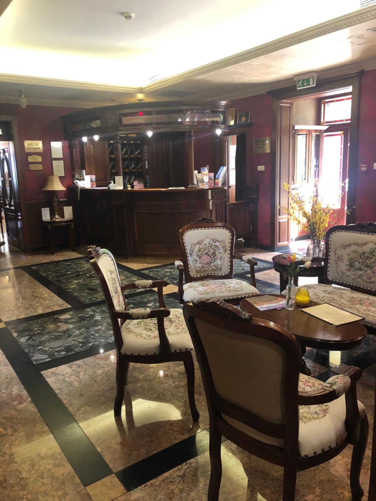 Villa Hotel Дебрецен Экстерьер фото