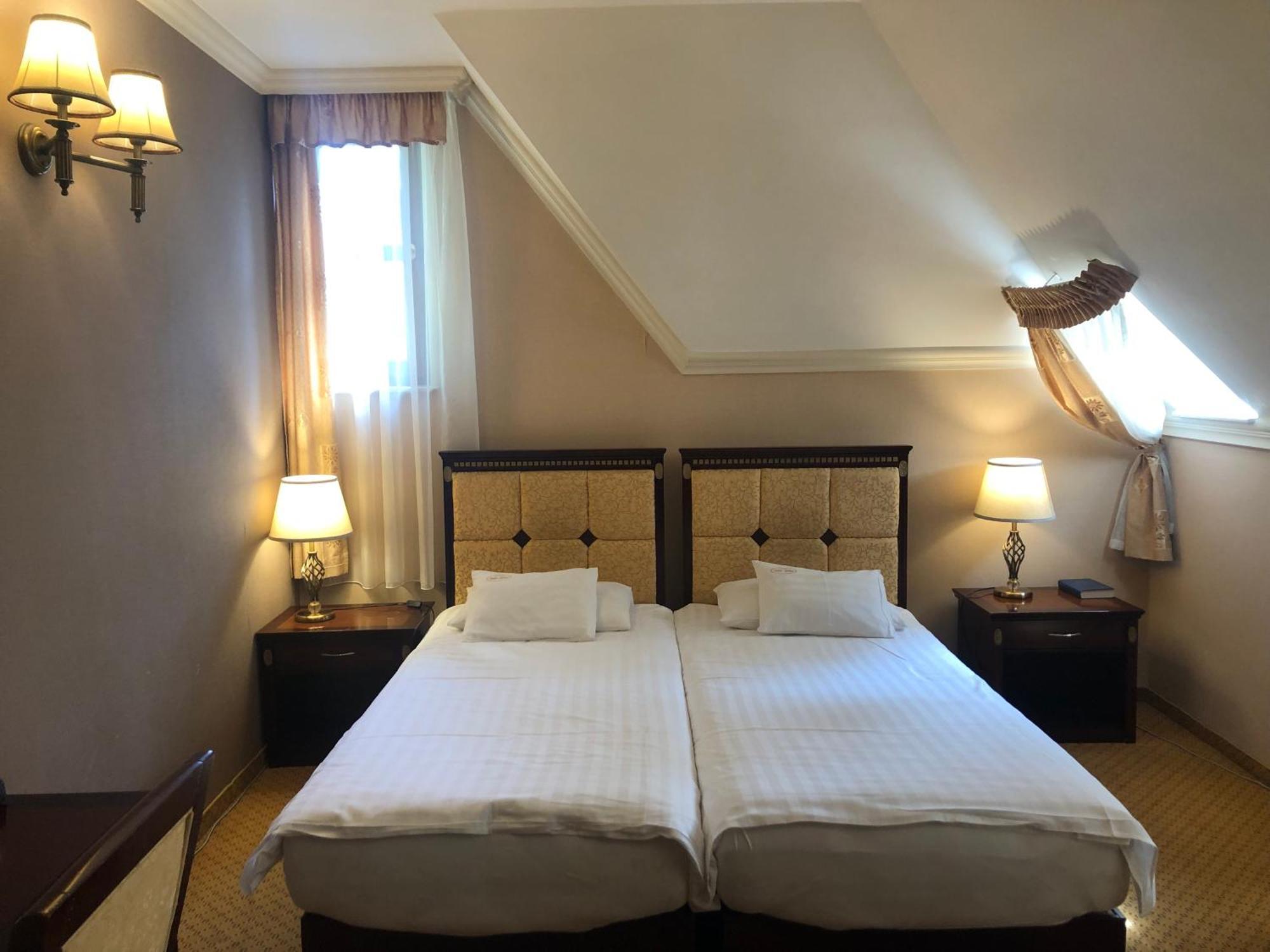 Villa Hotel Дебрецен Экстерьер фото