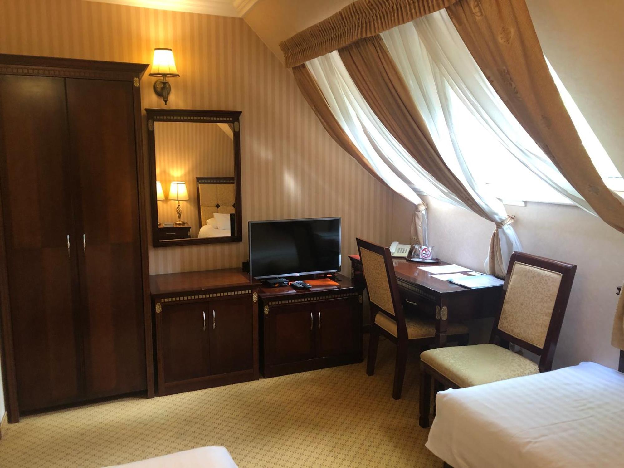 Villa Hotel Дебрецен Экстерьер фото