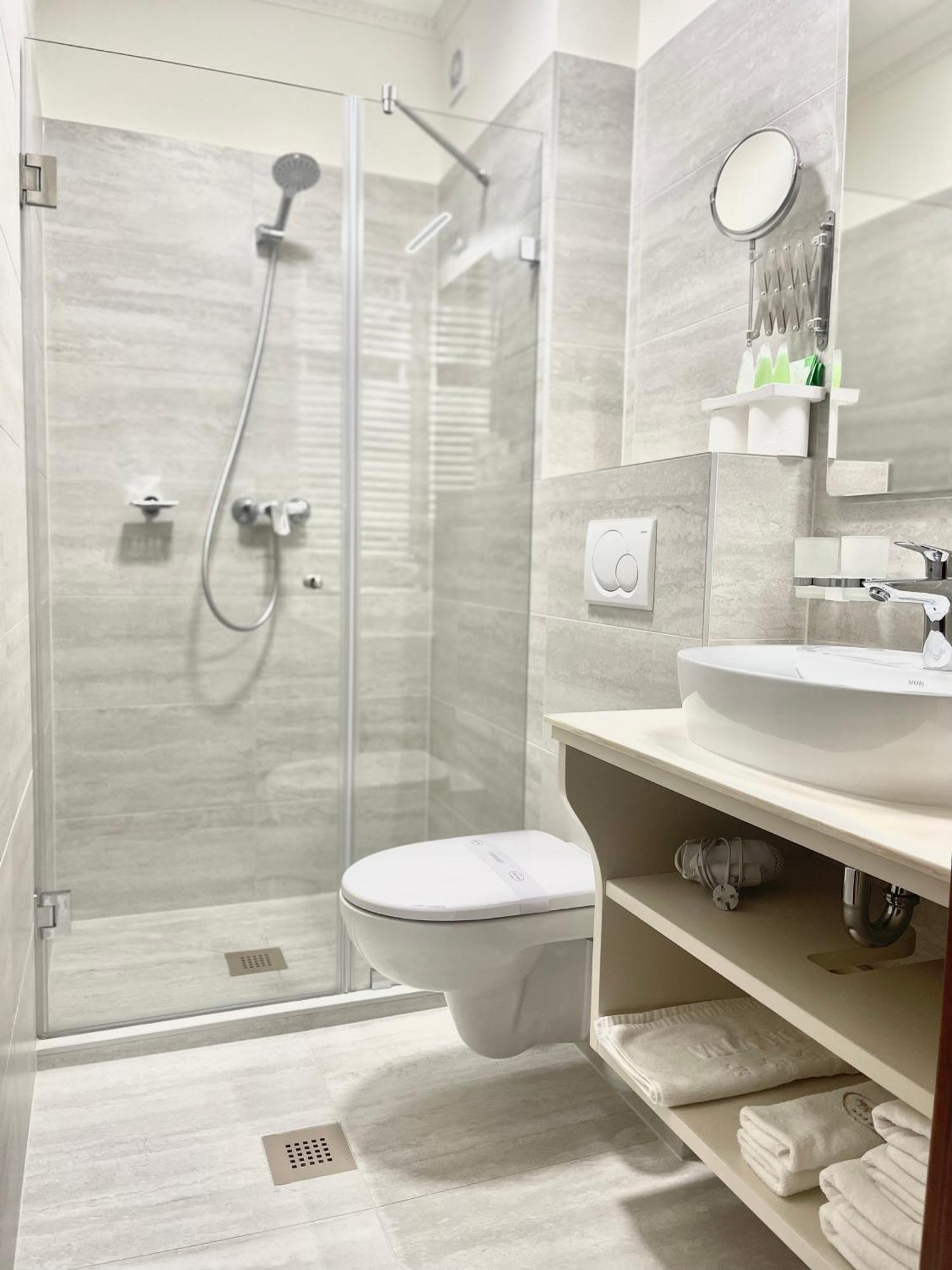 Villa Hotel Дебрецен Экстерьер фото
