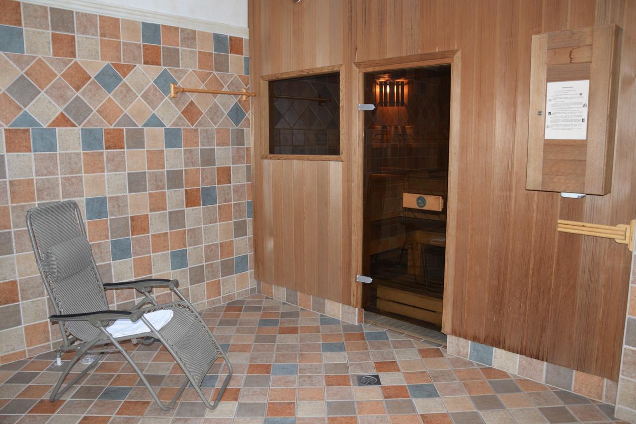 Villa Hotel Дебрецен Экстерьер фото